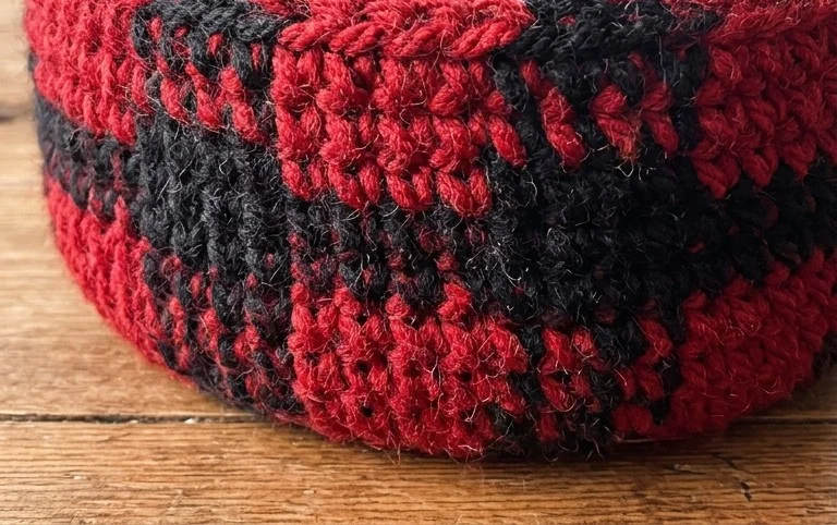 Christmas Basket – Free Crochet Pattern